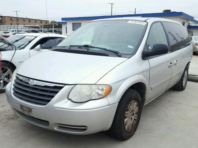 2A4GP44R86R710590 - 2006 CHRYSLER TOWN & COU SILVER photo 2