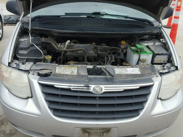 2A4GP44R86R710590 - 2006 CHRYSLER TOWN & COU SILVER photo 7