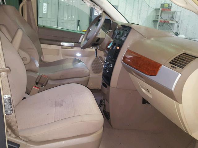 2A8HR54P28R769784 - 2008 CHRYSLER TOWN & COU BLACK photo 5