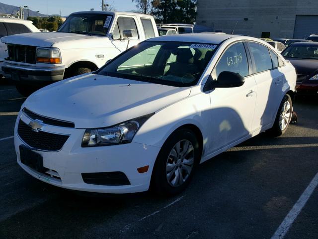 1G1PA5SG7E7275245 - 2014 CHEVROLET CRUZE LS WHITE photo 2