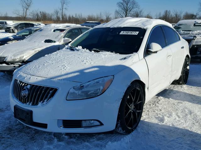 2G4GS5EV5C9119811 - 2012 BUICK REGAL PREM WHITE photo 2