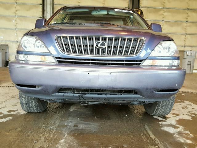 JT6HF10U3X0031898 - 1999 LEXUS RX 300 BLUE photo 9