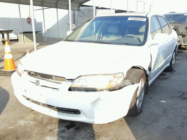 1HGCG1650YA098763 - 2000 HONDA ACCORD EX WHITE photo 2