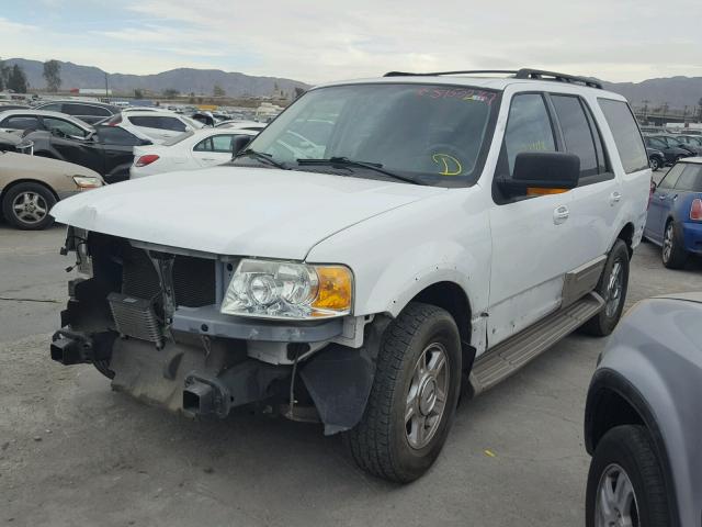 1FMFU17525LA72521 - 2005 FORD EXPEDITION WHITE photo 2