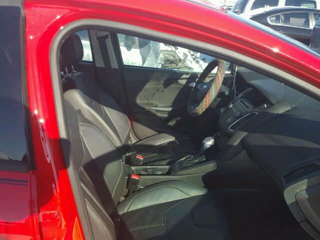 1FADP3K2XGL326304 - 2016 FORD FOCUS SE RED photo 5