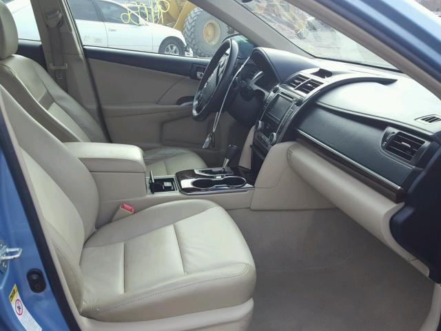 4T1BF1FKXCU545458 - 2012 TOYOTA CAMRY BASE BLUE photo 5