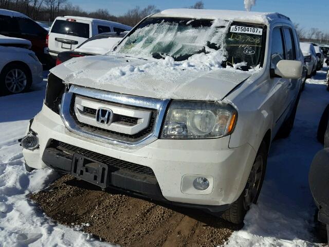 5FNYF4H95BB074076 - 2011 HONDA PILOT TOUR WHITE photo 2