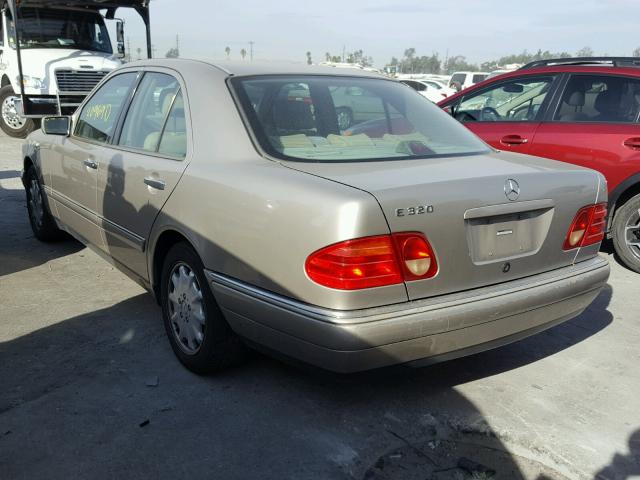 WDBJF65F3WA527650 - 1998 MERCEDES-BENZ E 320 GOLD photo 3