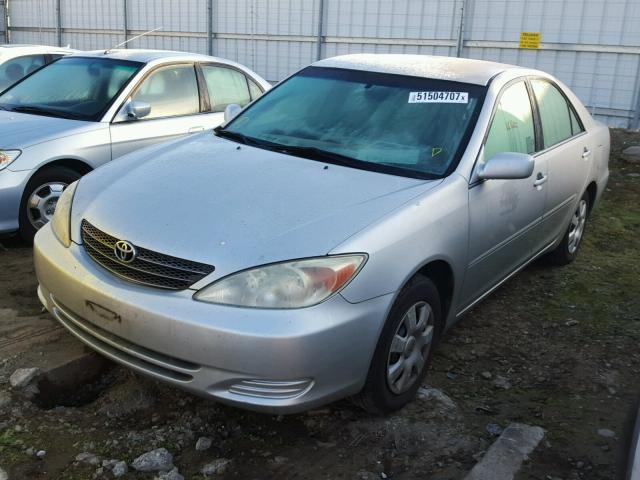 4T1BE32K94U918494 - 2004 TOYOTA CAMRY LE SILVER photo 2