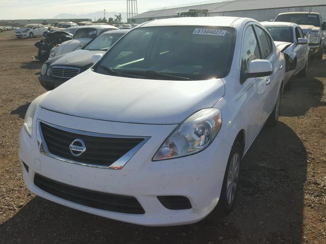 3N1CN7AP6CL904383 - 2012 NISSAN VERSA S WHITE photo 2