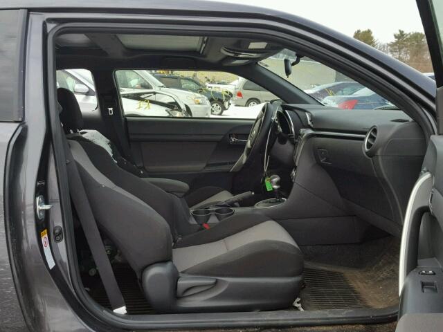 JTKJF5C71GJ024863 - 2016 TOYOTA SCION TC 石墨色 照片 5