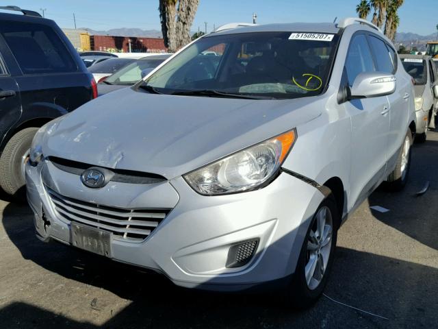 KM8JU3AC4CU364675 - 2012 HYUNDAI TUCSON GLS SILVER photo 2