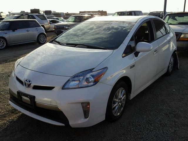 JTDKN3DP8F3072509 - 2015 TOYOTA PRIUS PLUG WHITE photo 2