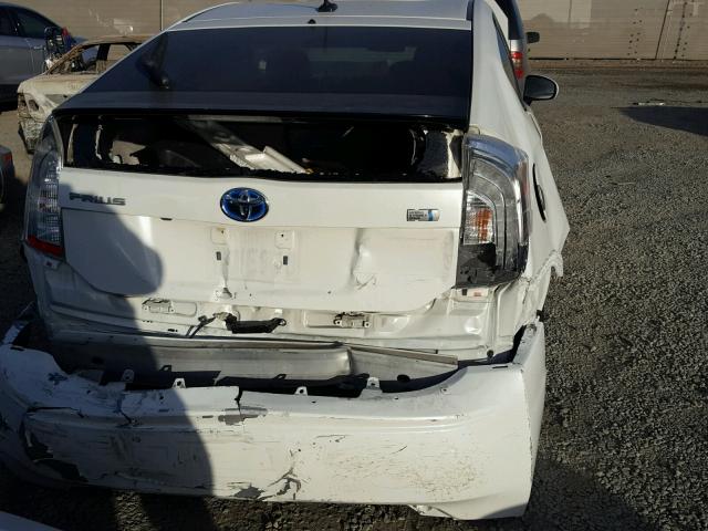 JTDKN3DP8F3072509 - 2015 TOYOTA PRIUS PLUG WHITE photo 9