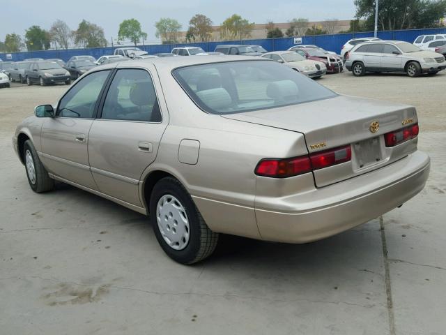 JT2BG28KXW0126874 - 1998 TOYOTA CAMRY LE BEIGE photo 3