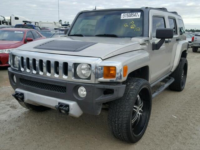 5GTEN13E188148197 - 2008 HUMMER H3 GOLD photo 2