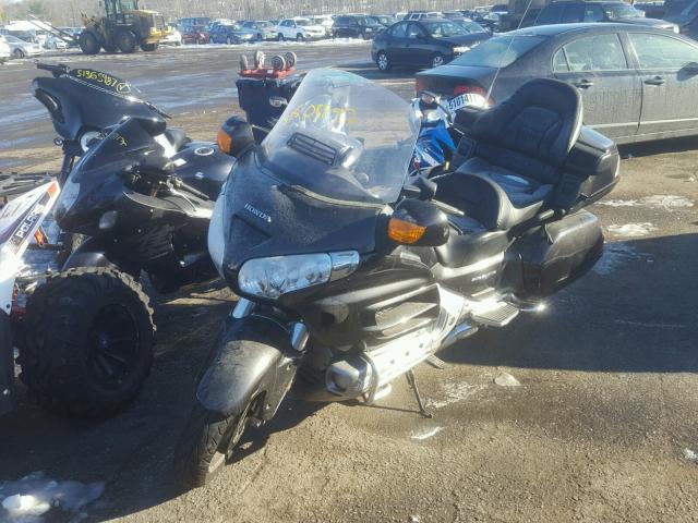 1HFSC47L1AA904786 - 2010 HONDA GL1800 GRAY photo 2