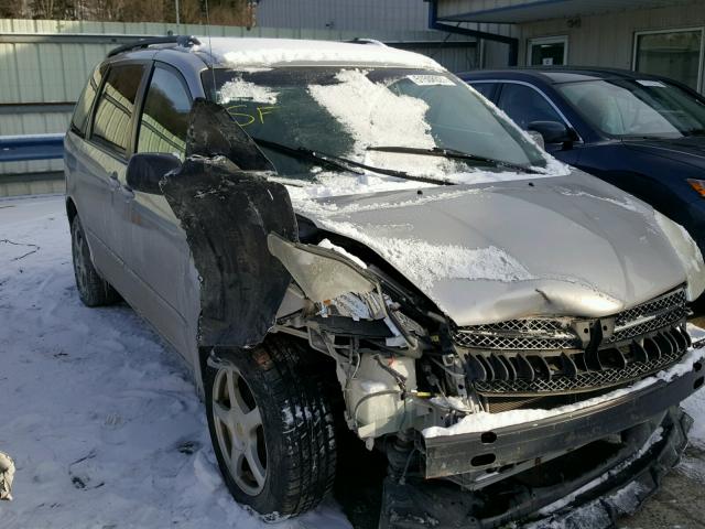 5TDBA23CX5S053879 - 2005 TOYOTA SIENNA LE SILVER photo 1