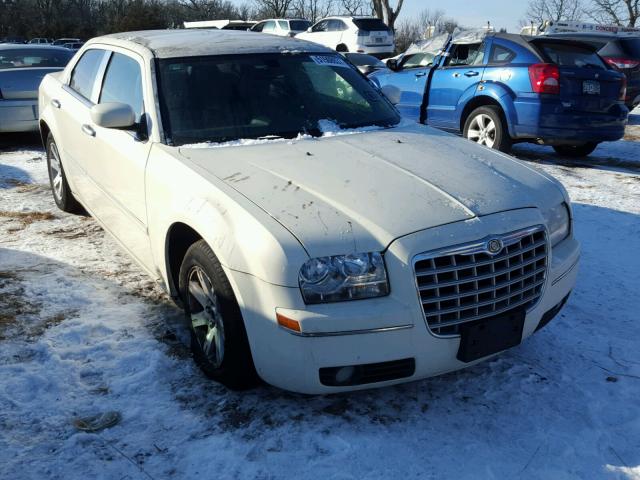 2C3KA53G47H718107 - 2007 CHRYSLER 300 TOURIN WHITE photo 1