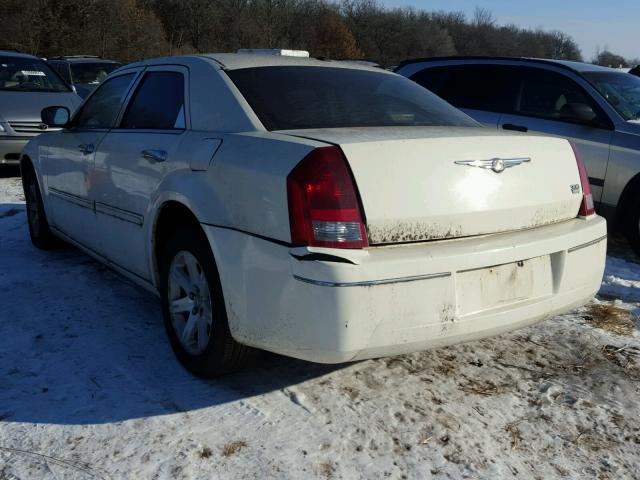 2C3KA53G47H718107 - 2007 CHRYSLER 300 TOURIN WHITE photo 3