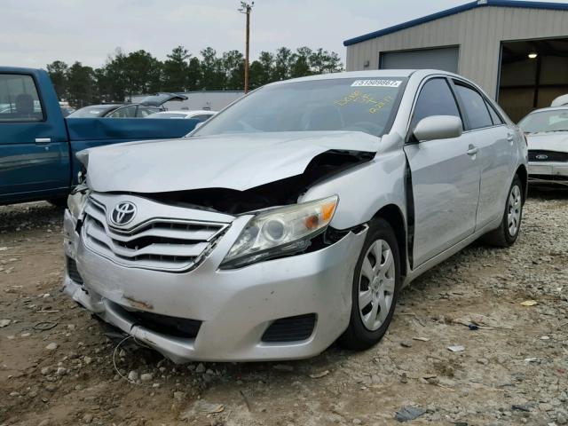 4T1BF3EK3AU516152 - 2010 TOYOTA CAMRY BASE SILVER photo 2