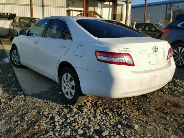 4T1BF3EK6AU528652 - 2010 TOYOTA CAMRY BASE WHITE photo 3