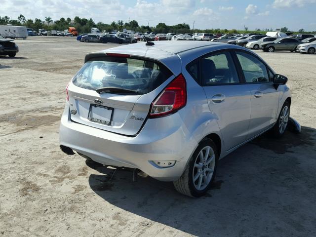 3FADP4EJ8FM219404 - 2015 FORD FIESTA SE SILVER photo 4