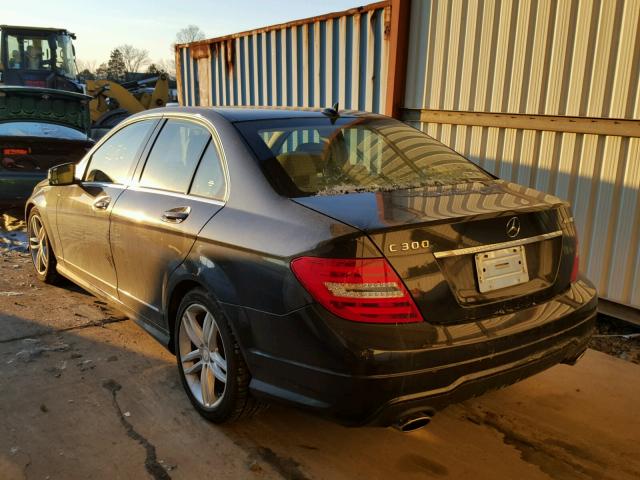 WDDGF8AB8DA803639 - 2013 MERCEDES-BENZ C 300 4MAT BLACK photo 3