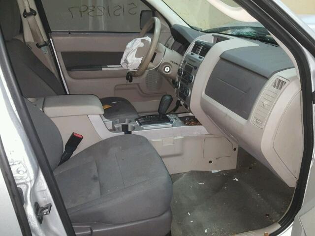 1FMCU93729KC34202 - 2009 FORD ESCAPE XLT SILVER photo 5