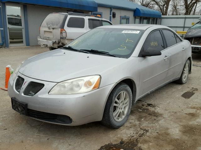 1G2ZG528854155001 - 2005 PONTIAC G6 SILVER photo 2