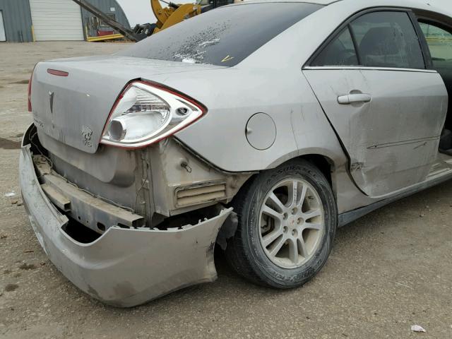 1G2ZG528854155001 - 2005 PONTIAC G6 SILVER photo 9