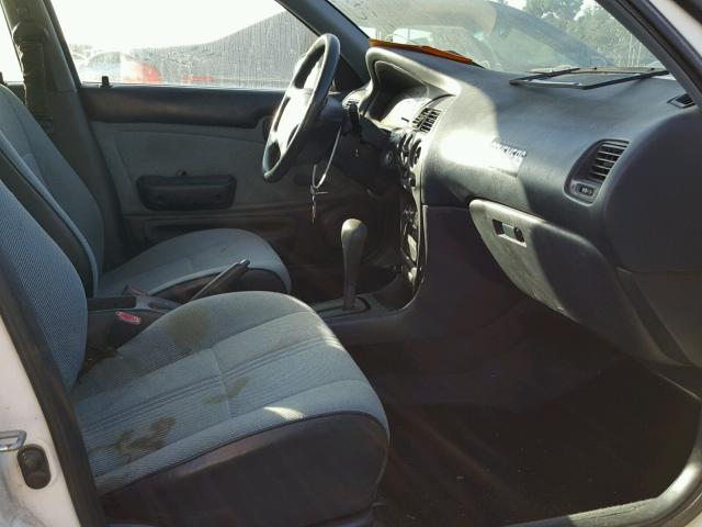 1Y1SK5367PZ015869 - 1993 GEO PRIZM BASE WHITE photo 5