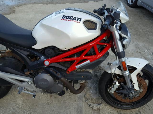 ZDM1RADN0AB026582 - 2010 DUCATI MONSTER 69 WHITE photo 5