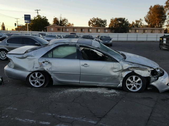 JTDBF30K250163931 - 2005 TOYOTA CAMRY LE ვერცხლისფერი ფოტო 9