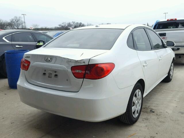 KMHDU46D98U474603 - 2008 HYUNDAI ELANTRA GL WHITE photo 4