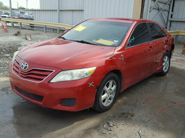 4T1BF3EK6AU035358 - 2010 TOYOTA CAMRY BASE RED photo 2