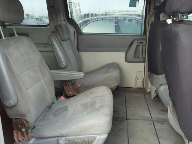 2A8HR44E99R533952 - 2009 CHRYSLER TOWN & COU YELLOW photo 6