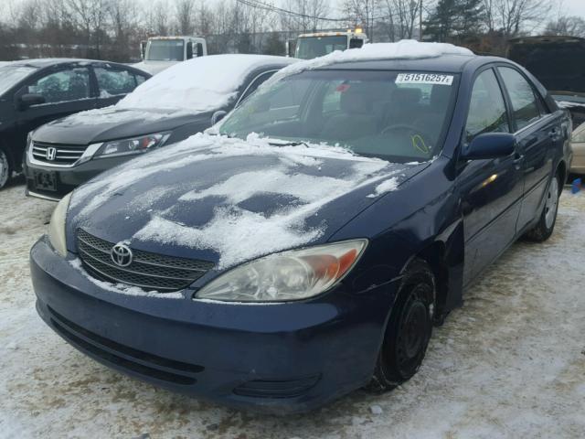 4T1BE32K43U669360 - 2003 TOYOTA CAMRY LE BLUE photo 2