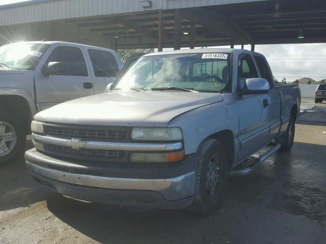 2GCEC19V0Y1160915 - 2000 CHEVROLET SILVERADO GRAY photo 2