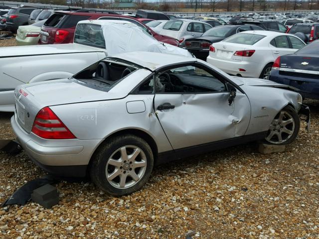 WDBKK47F5XF129376 - 1999 MERCEDES-BENZ SLK 230 KO SILVER photo 9