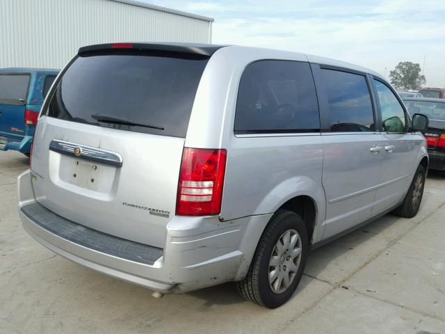 2A8HR44EX9R509773 - 2009 CHRYSLER TOWN & COU SILVER photo 4