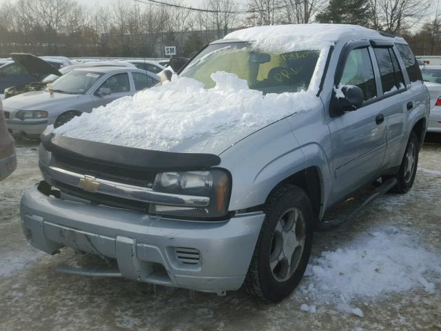 1GNDT13S082178980 - 2008 CHEVROLET TRAILBLAZE SILVER photo 2