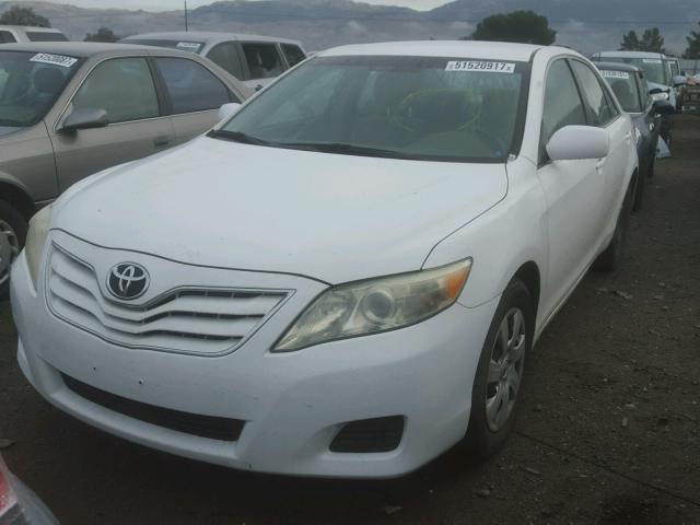 4T1BF3EK3AU545988 - 2010 TOYOTA CAMRY BASE WHITE photo 2