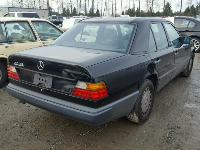 WDBEA30D0KB055481 - 1989 MERCEDES-BENZ 300 E BLACK photo 4