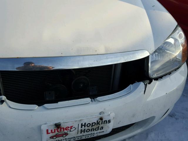 KNAFE122675446700 - 2007 KIA SPECTRA EX WHITE photo 9