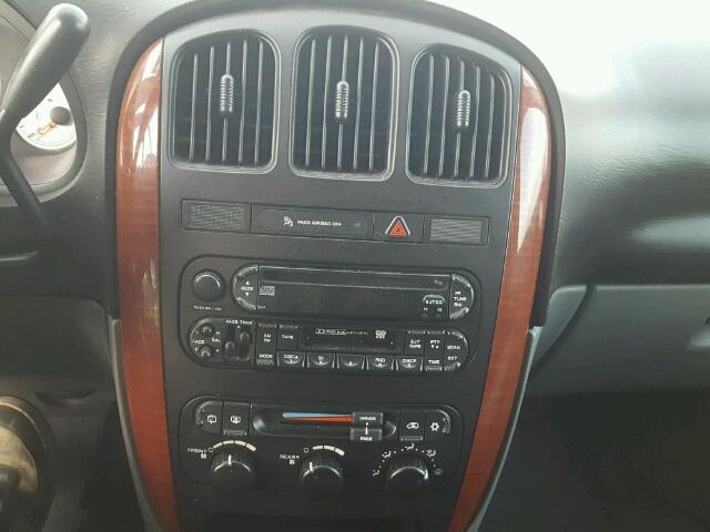 2A4GP44R06R705657 - 2006 CHRYSLER TOWN & COU SILVER photo 9