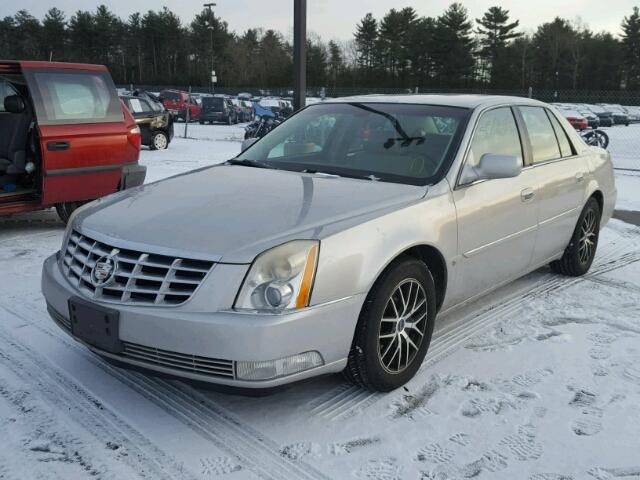 1G6KD57Y46U103531 - 2006 CADILLAC DTS SILVER photo 2