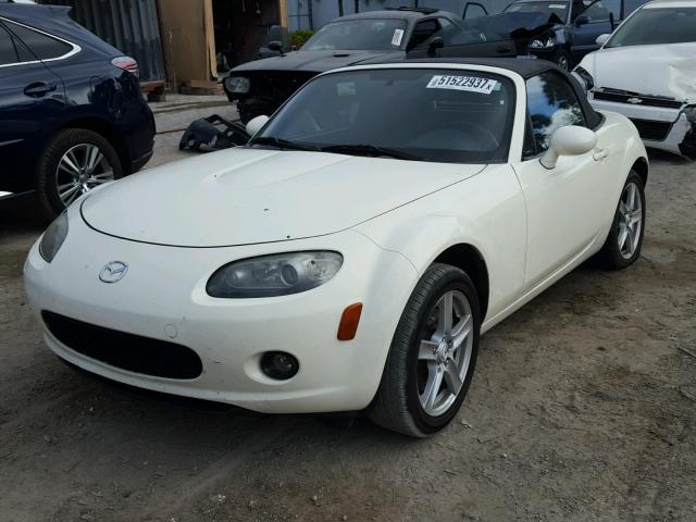 JM1NC25F880154103 - 2008 MAZDA MX-5 MIATA WHITE photo 2