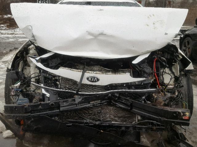 KNAGM4A78D5306312 - 2013 KIA OPTIMA LX WHITE photo 7