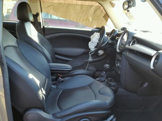 WMWZF3C58BTY00140 - 2011 MINI COOPER CLU SILVER photo 5